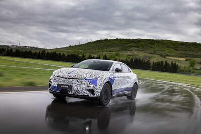 Alpine A390: la fastback elettrica &egrave; in arrivo, prossimo appuntamento il 27 maggio