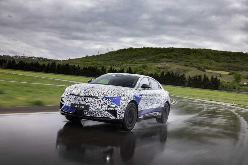 Alpine A390: la fastback elettrica &egrave; in arrivo, prossimo appuntamento il 27 maggio