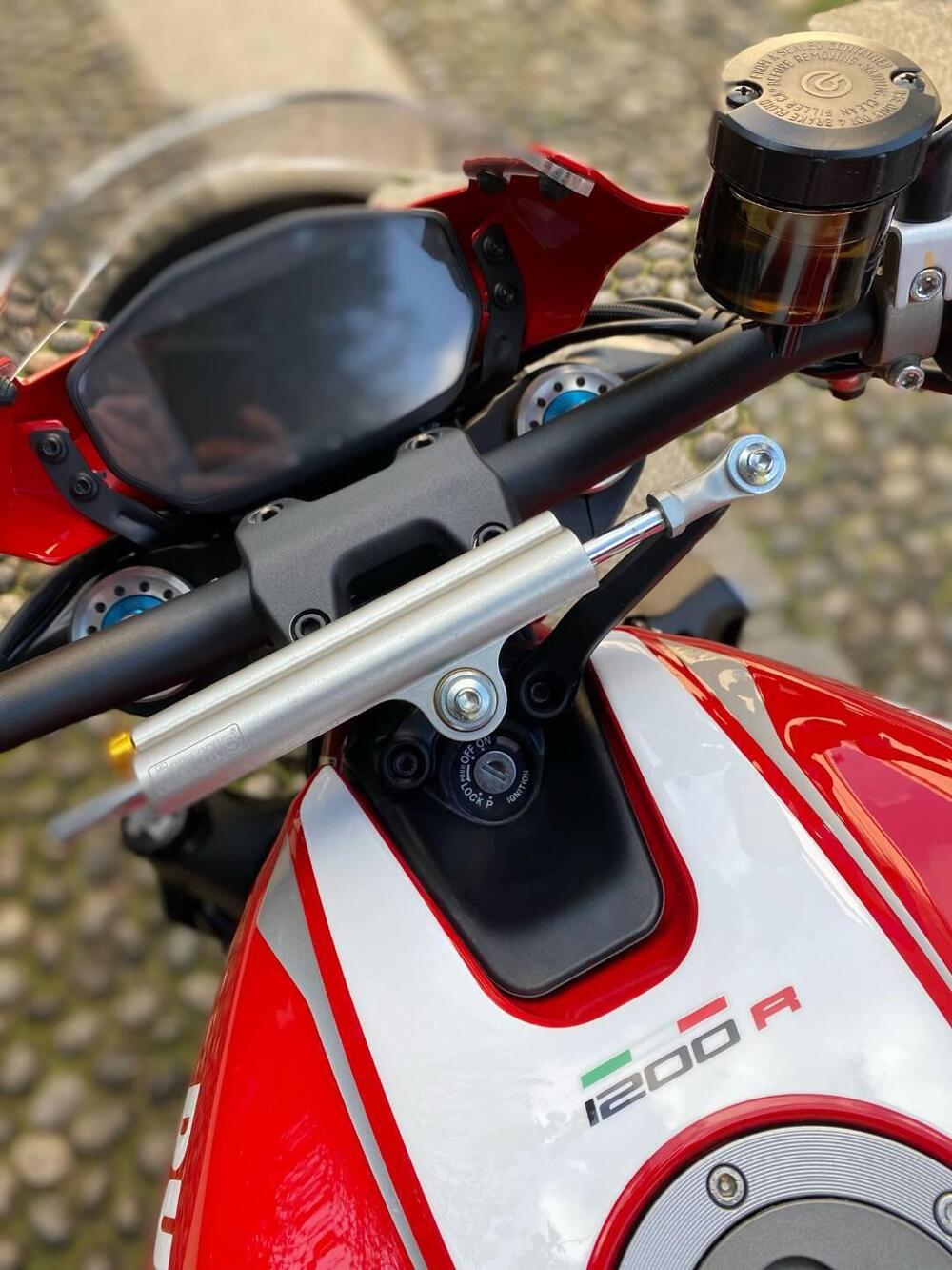 Ducati Monster 1200 R (2016 - 19) (3)