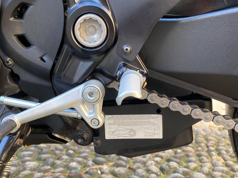 Ducati Monster 1200 R (2016 - 19) (4)