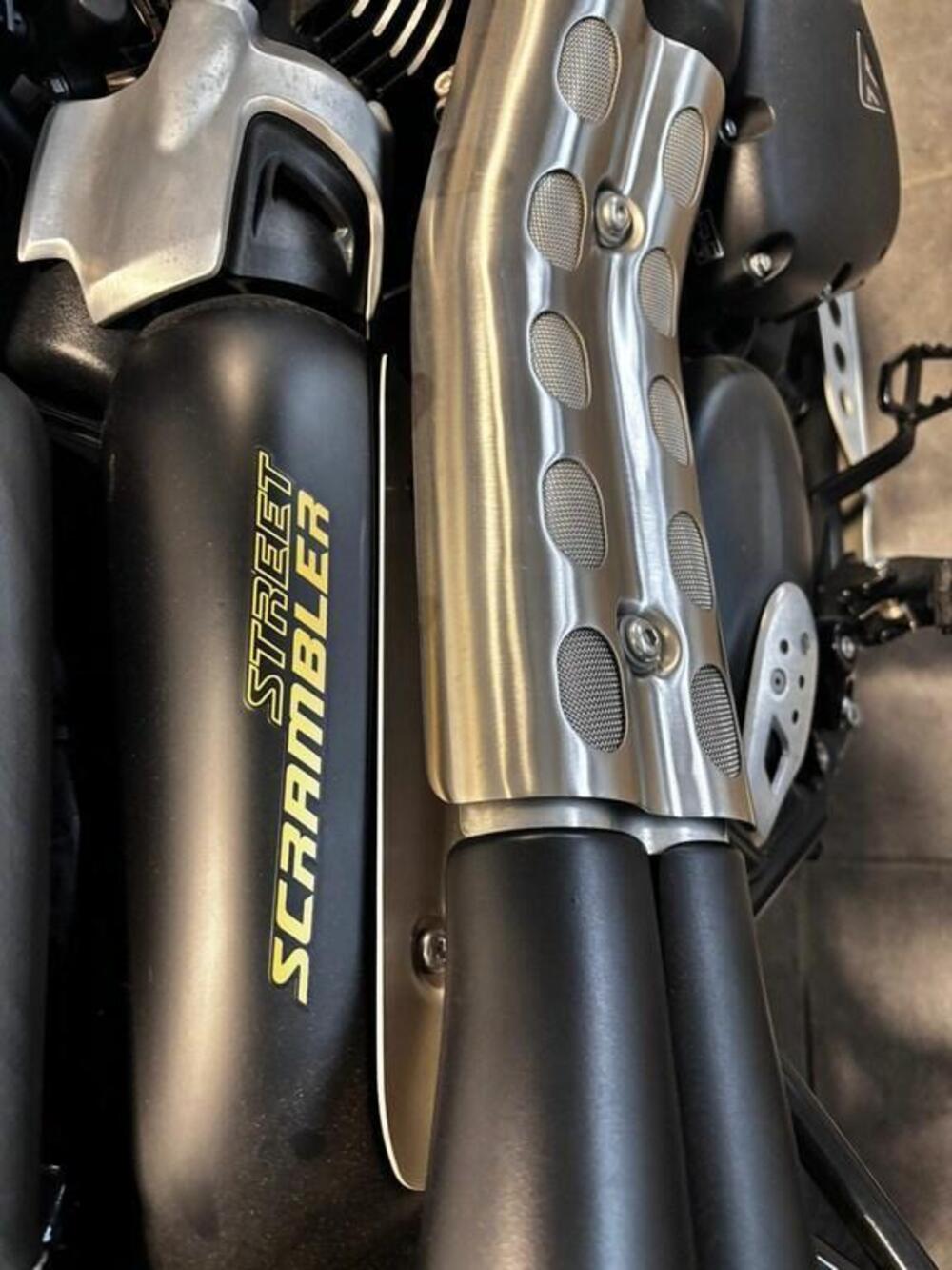 Triumph Street Scrambler 900 Gold Line Edition (2021 - 23) (7)