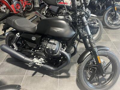 Moto Guzzi V7 Stone (2025) usata