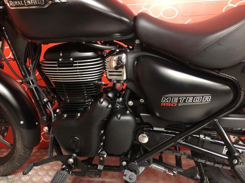 Royal Enfield Meteor 350 Fireball (2021 - 25) (6)