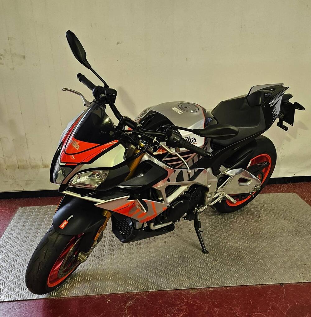 Aprilia Tuono V4 Factory (2015 - 17) (2)