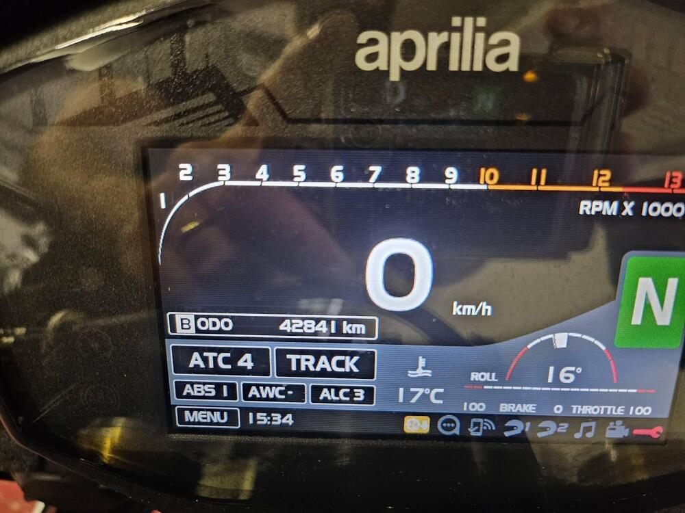 Aprilia Tuono V4 Factory (2015 - 17) (3)