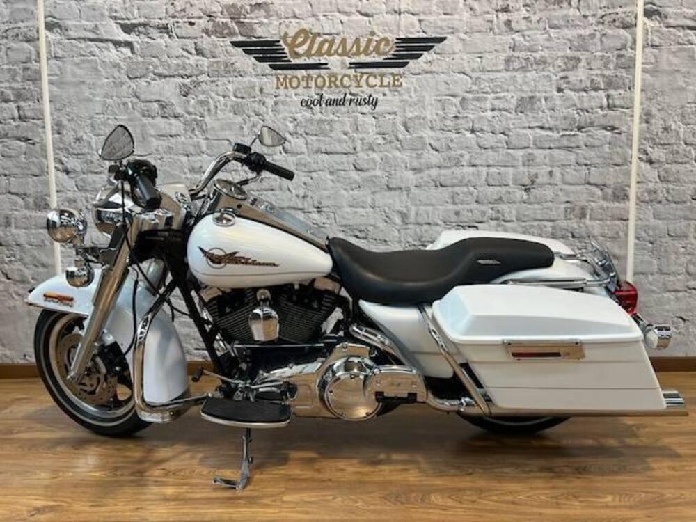 Harley-Davidson 1584 Road King Classic (2007 - 11) - FLHRCI (2)