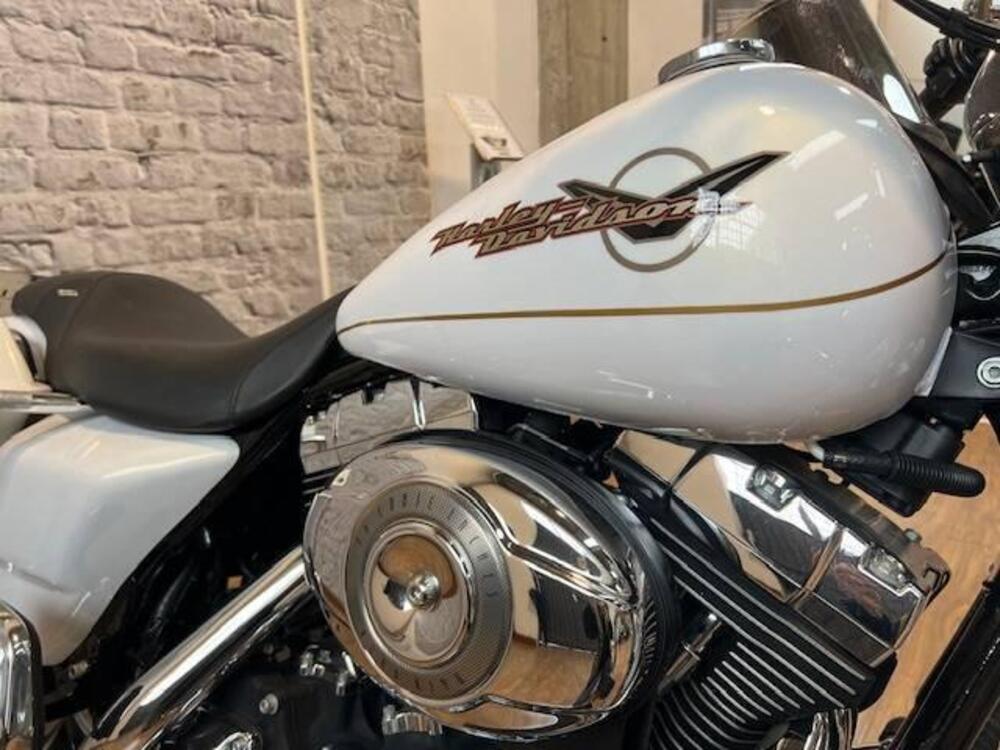 Harley-Davidson 1584 Road King Classic (2007 - 11) - FLHRCI (5)