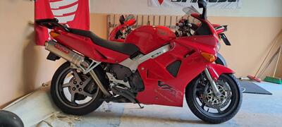 Honda VFR 800 (1998 - 01) usata