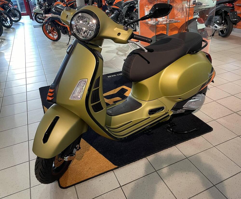 Vespa GTS 310 Supersport (2025) (2)
