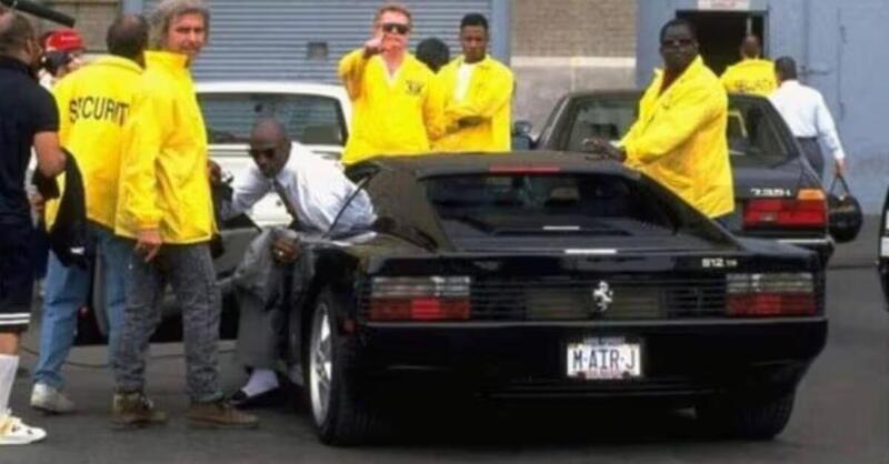 Ferrari 512 TR: come faceva Michael Jordan ad entrarci? Eppure... 