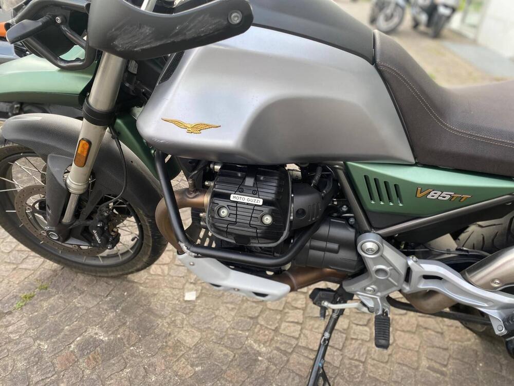 Moto Guzzi V85 TT Centenario (2021 - 22) (7)
