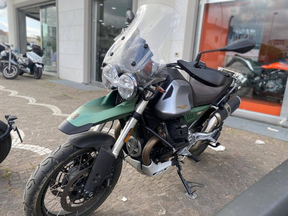 Moto Guzzi V85 TT Centenario (2021 - 22) (4)