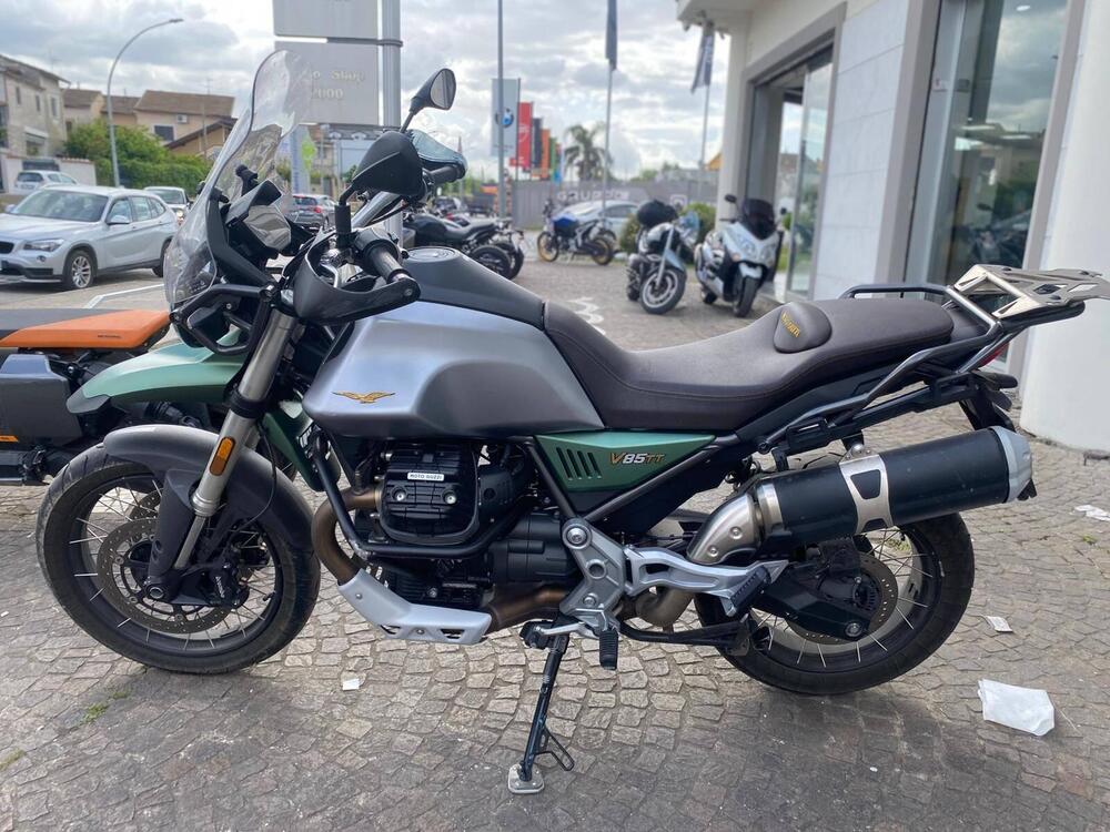 Moto Guzzi V85 TT Centenario (2021 - 22) (2)