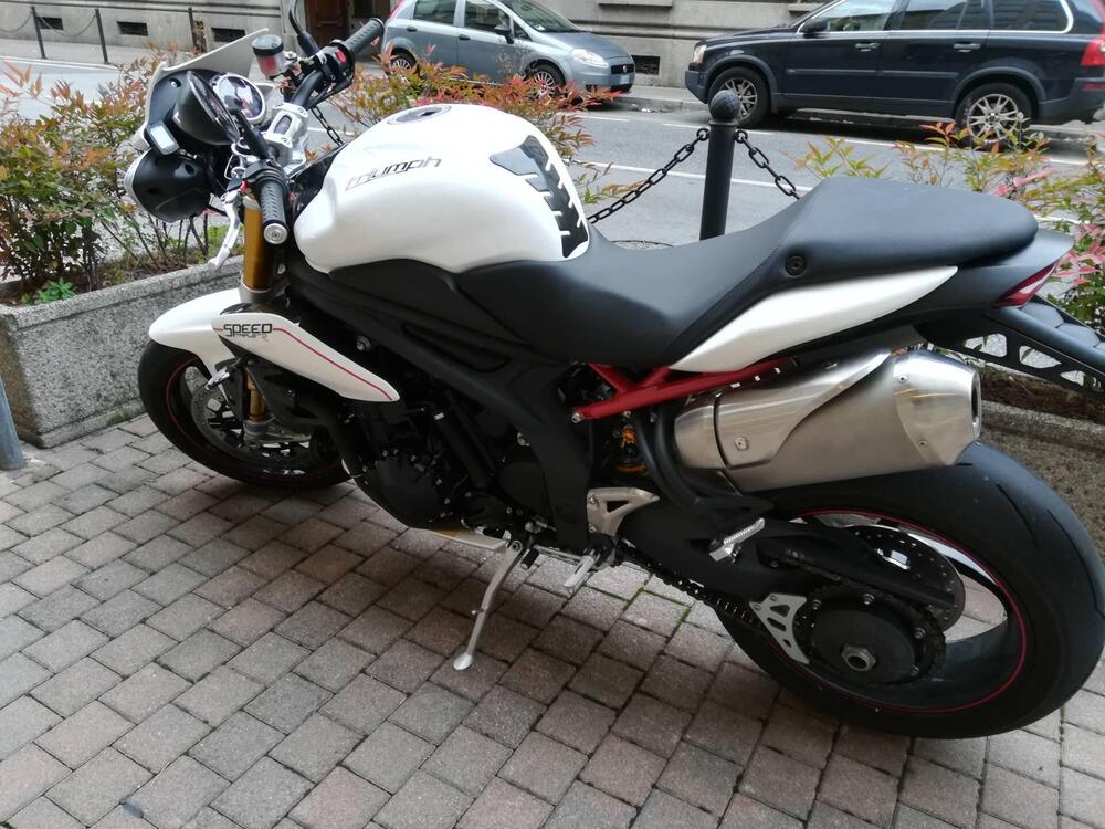 Triumph Speed Triple 1050 R (2011 - 13) (7)