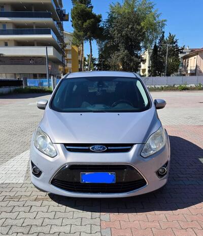 Ford C-Max 2.0 TDCi 163CV Powershift Titanium del 2011 usata a Pescara