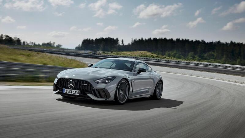 Mercedes-AMG GT 63 Pro: scende in campo e le ha tutte contro. Top e Flop
