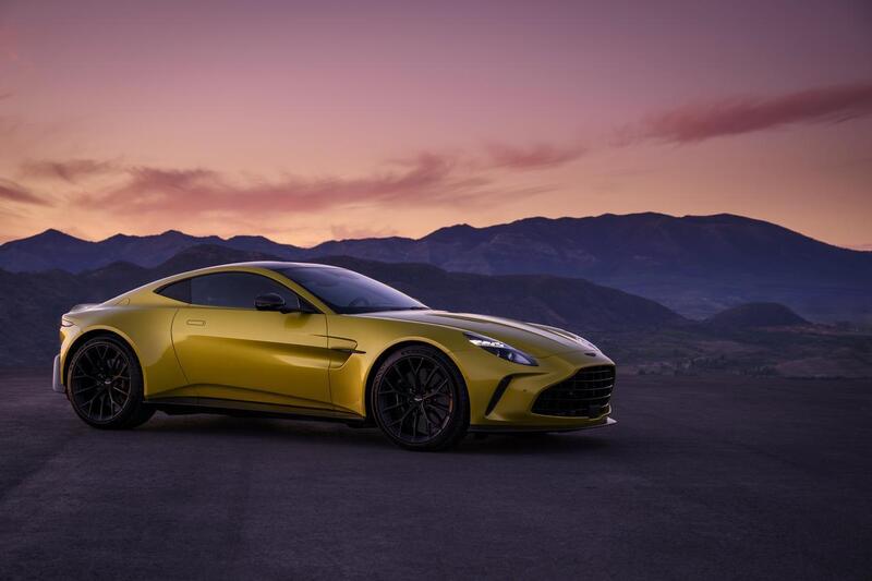 Aston Martin Vantage V8