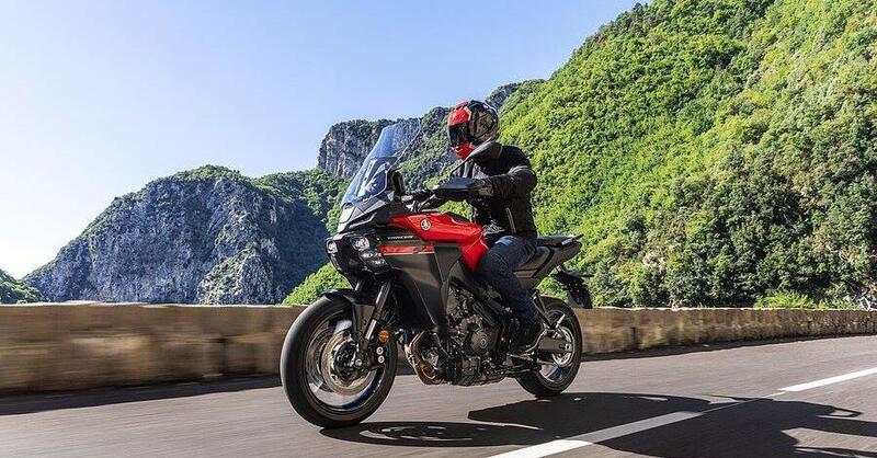 Tracer 9 Y-AMT da ora disponibile nelle concessionarie Yamaha