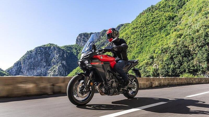 Tracer 9 Y-AMT da ora disponibile nelle concessionarie Yamaha