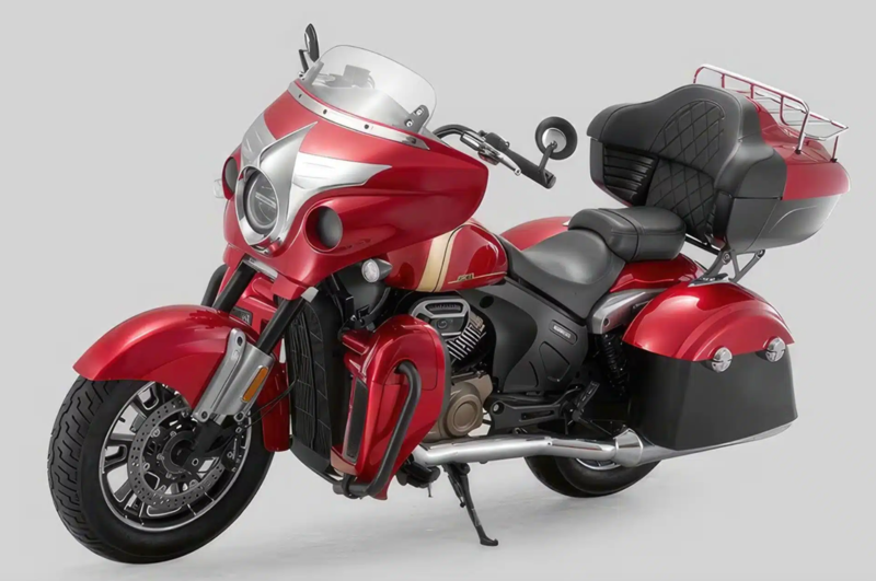 QJ Motor SRV400 Tourer: spunta un&#039;altra cruiser V2 cinese per patente A2. Vi ricorda qualcosa? [GALLERY]