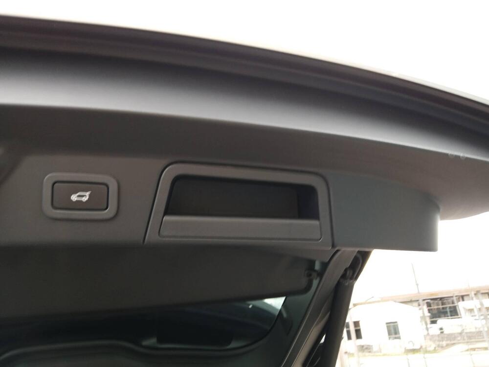 Land Rover Range Rover Velar usata a Frosinone (9)