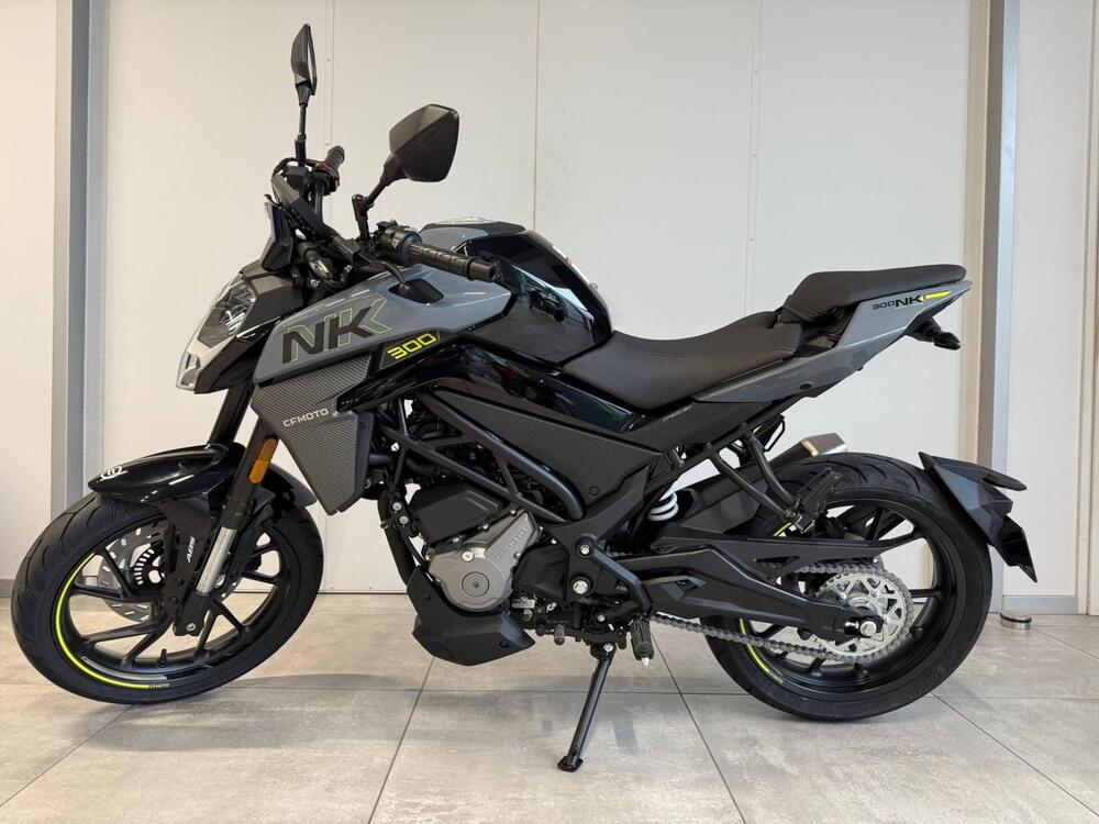 CFMOTO 300NK (2021 - 25)