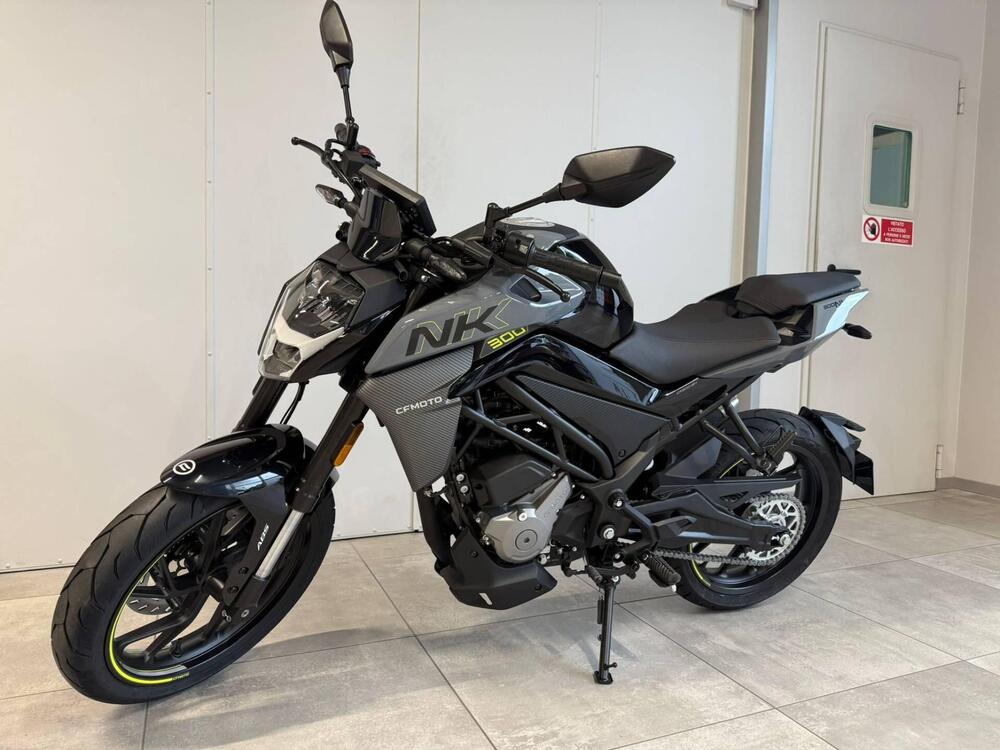 CFMOTO 300NK (2021 - 25) (5)