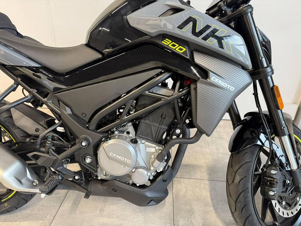 CFMOTO 300NK (2021 - 25) (10)