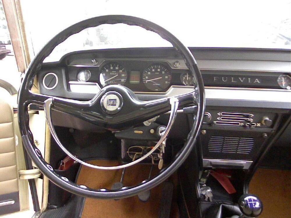Lancia Fulvia Berlina d'epoca a Ravenna (7)