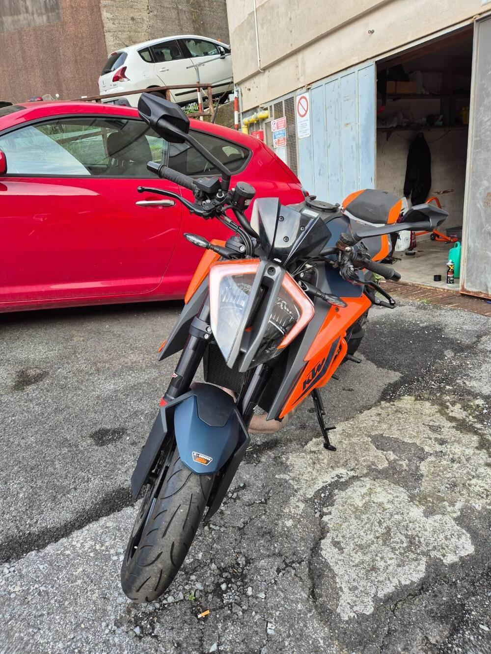 KTM 1290 Super Duke R (2020) (3)