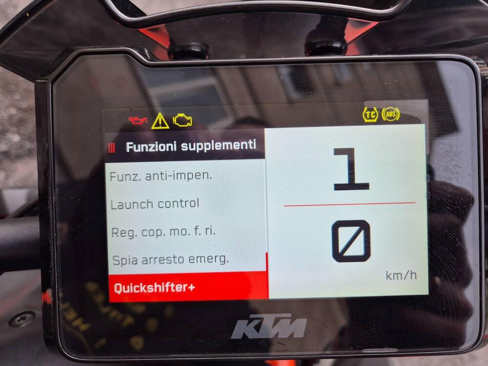 KTM 1290 Super Duke R (2020) (11)