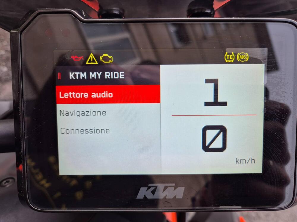 KTM 1290 Super Duke R (2020) (12)