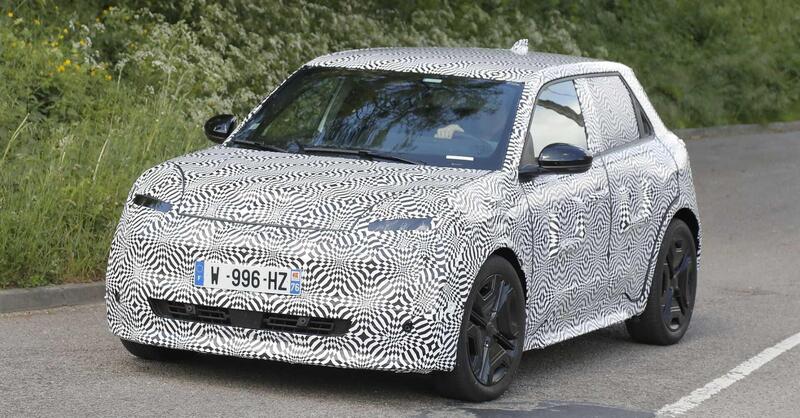 Nuova Nissan Micra elettrica: la nippo-francese debutta entro l&rsquo;anno [Foto Spia]