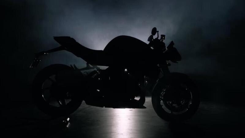 Nuova Triumph in arrivo. Sembra la Speed 1200 RS, ma non &egrave; lei: ecco la RX! [VIDEO]