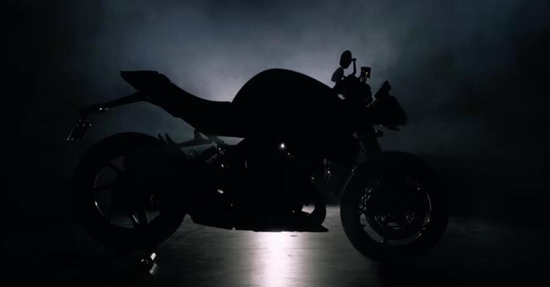 Nuova Triumph in arrivo. Sembra la Speed 1200 RS, ma non &egrave; lei: ecco la RX! [VIDEO]