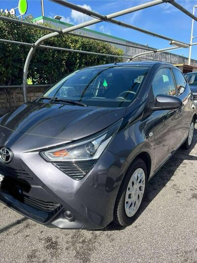 Toyota Aygo Connect 1.0 VVT-i 72 CV 5 porte x-play del 2021 usata a Roma