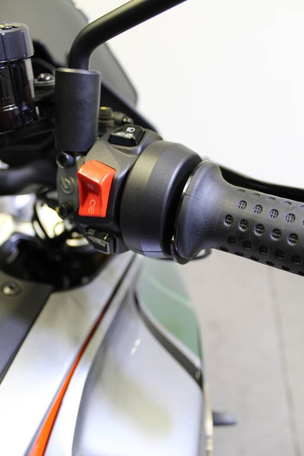 Moto Guzzi V100 Mandello S (2022 - 24) (11)