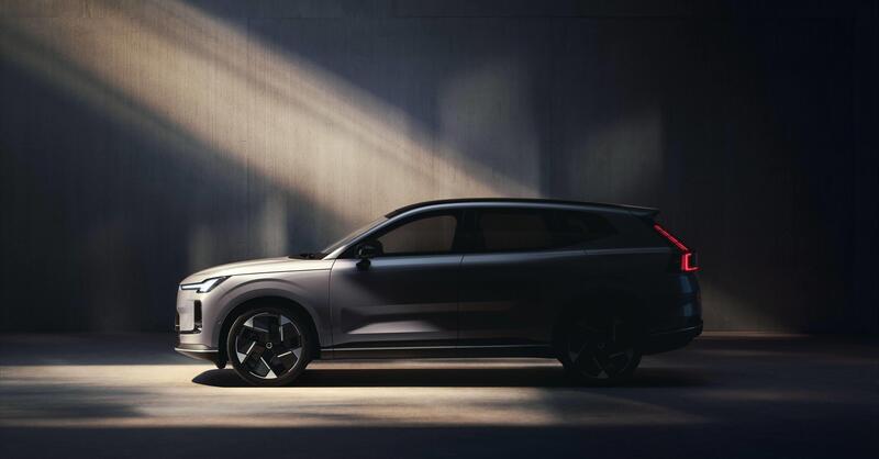 Volvo: dietrofront sull&#039;elettrico, il ritorno della XC70 ibrida plug-in