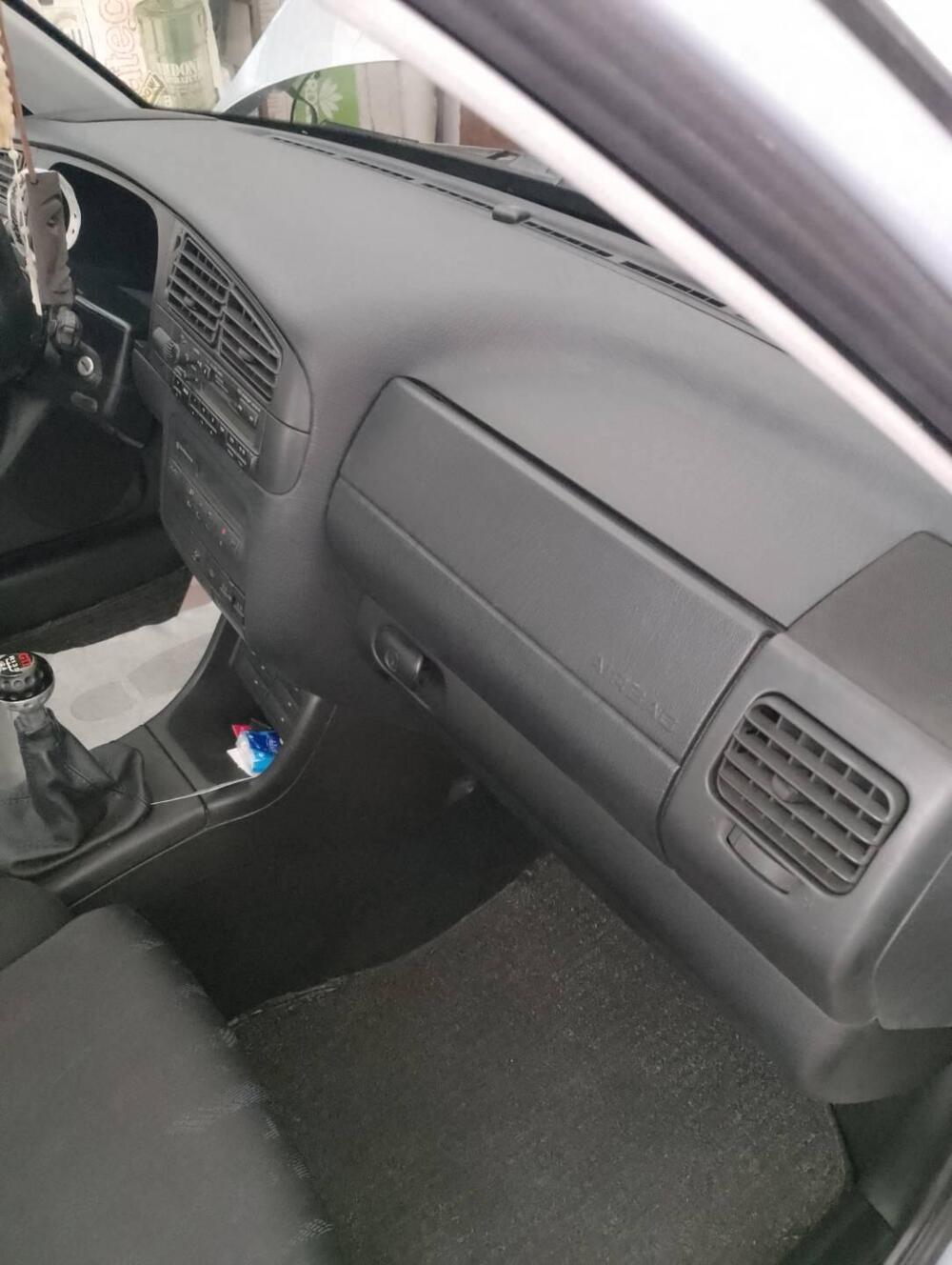 Volkswagen Golf GTI 2.0 16V 150cv d'epoca a Oristano (14)