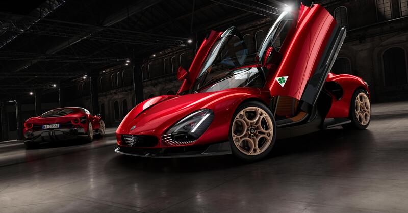 Alfa Romeo 33 Stradale: la supercar italiana che ti prende a schiaffi (e ti piace) [VIDEO]