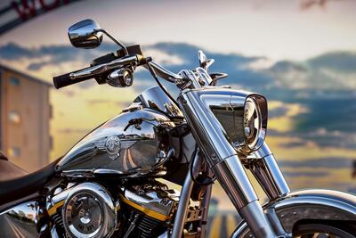  Harley-Davidson svela a Port Grimaud la nuova Fat Boy Gray Ghost in edizione limitata