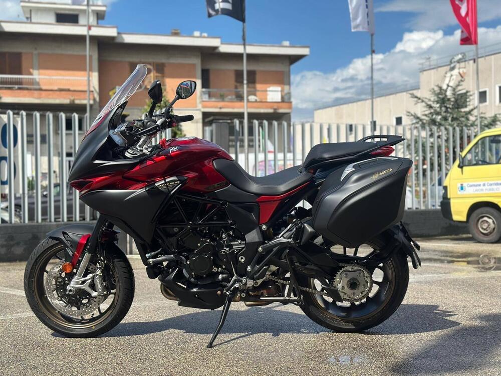 MV Agusta Turismo Veloce 800 Lusso SCS (2021 - 25) (6)