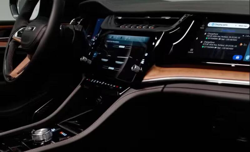 Interni nuova Jeep Grand Cherokee