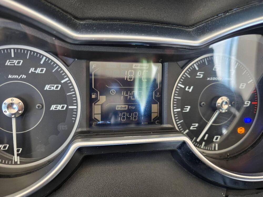 Yamaha X-Max 400 Tech Max (2020) (12)