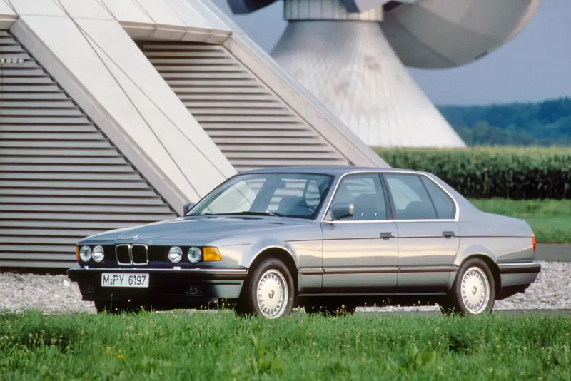 BMW serie 7 del 1991 la prima ad avere come optional le luci allo xeno