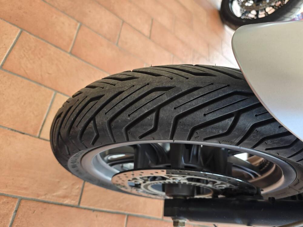 Piaggio Beverly 400 S ABS-ASR (2021 - 24) (11)