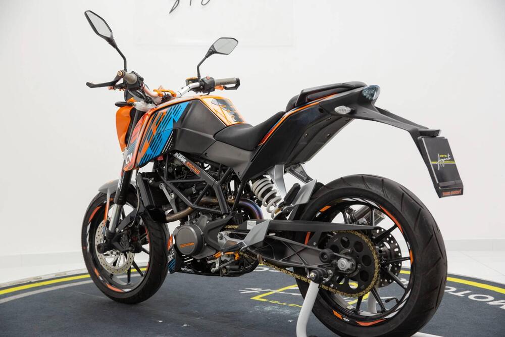 KTM 125 Duke (13)