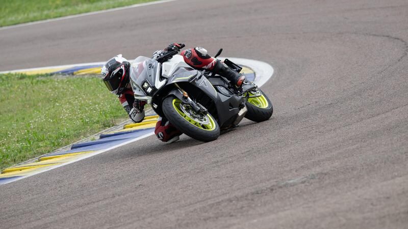 Benelli Tornado 550 2025: test in pista, pro e contro [VIDEO E GALLERY]