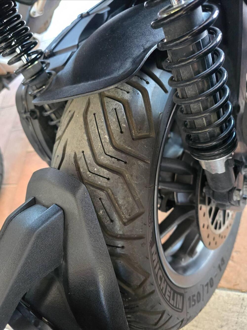 Piaggio Beverly 400 S ABS-ASR (2021 - 24) (9)