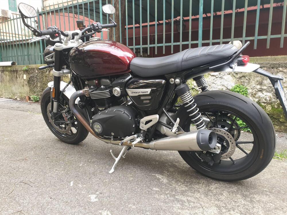 Triumph Speed Twin 1200 Stealth Edition (2024) (3)